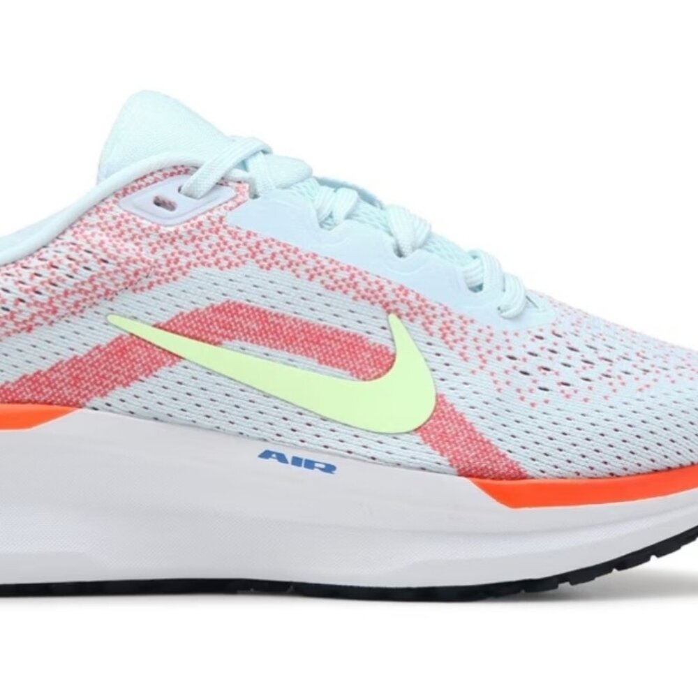 NIKE WINFLOW 11, never worn